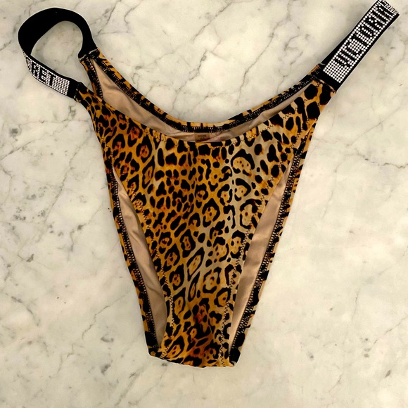Large leopard print high cut bikini bottoms - Picture 1 of 3